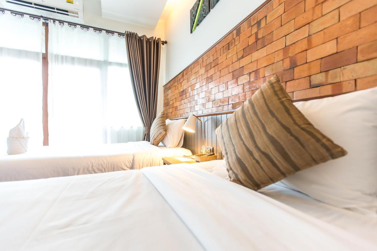 The Old City Wall Inn Chiang Mai Bagian luar foto