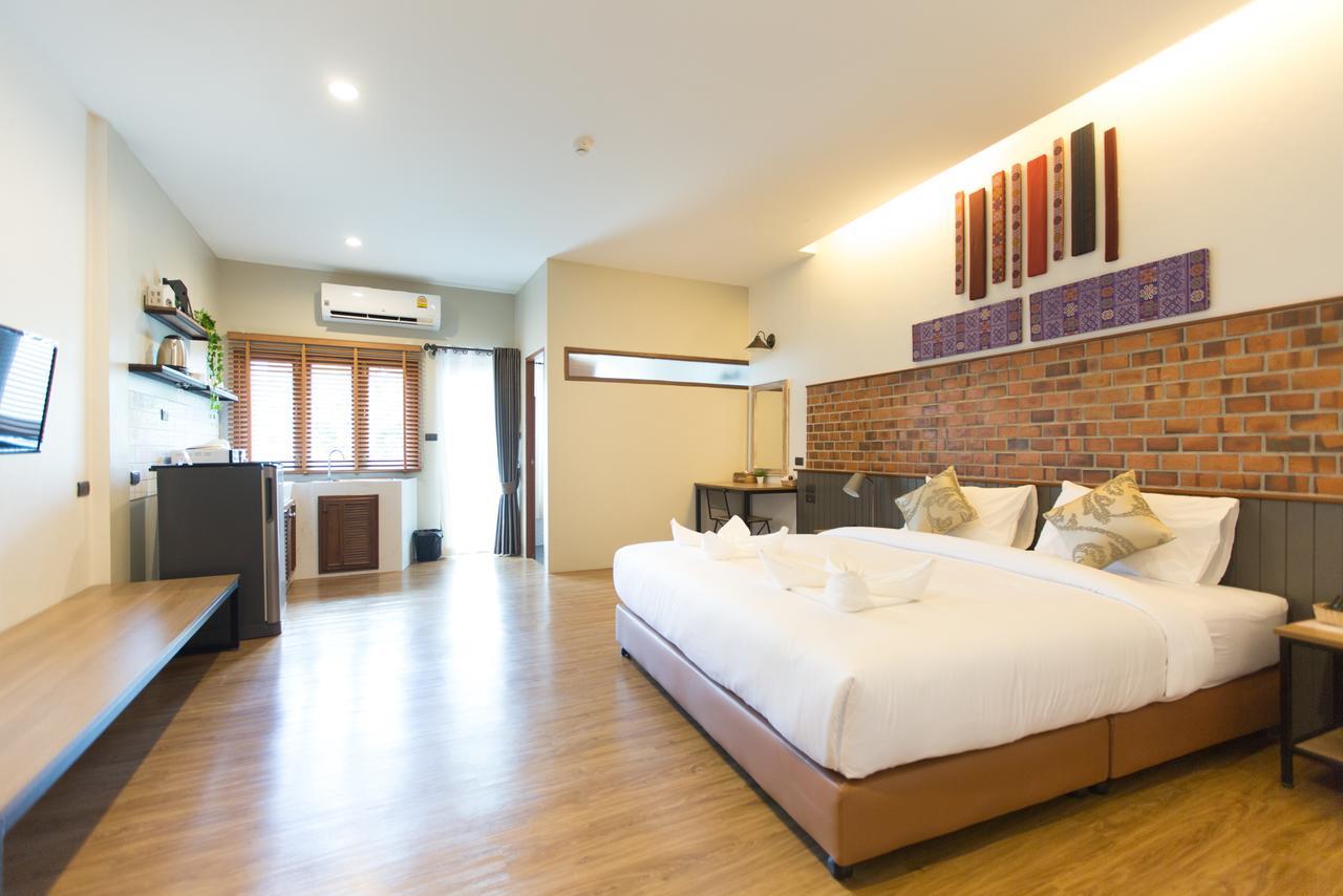 The Old City Wall Inn Chiang Mai Bagian luar foto