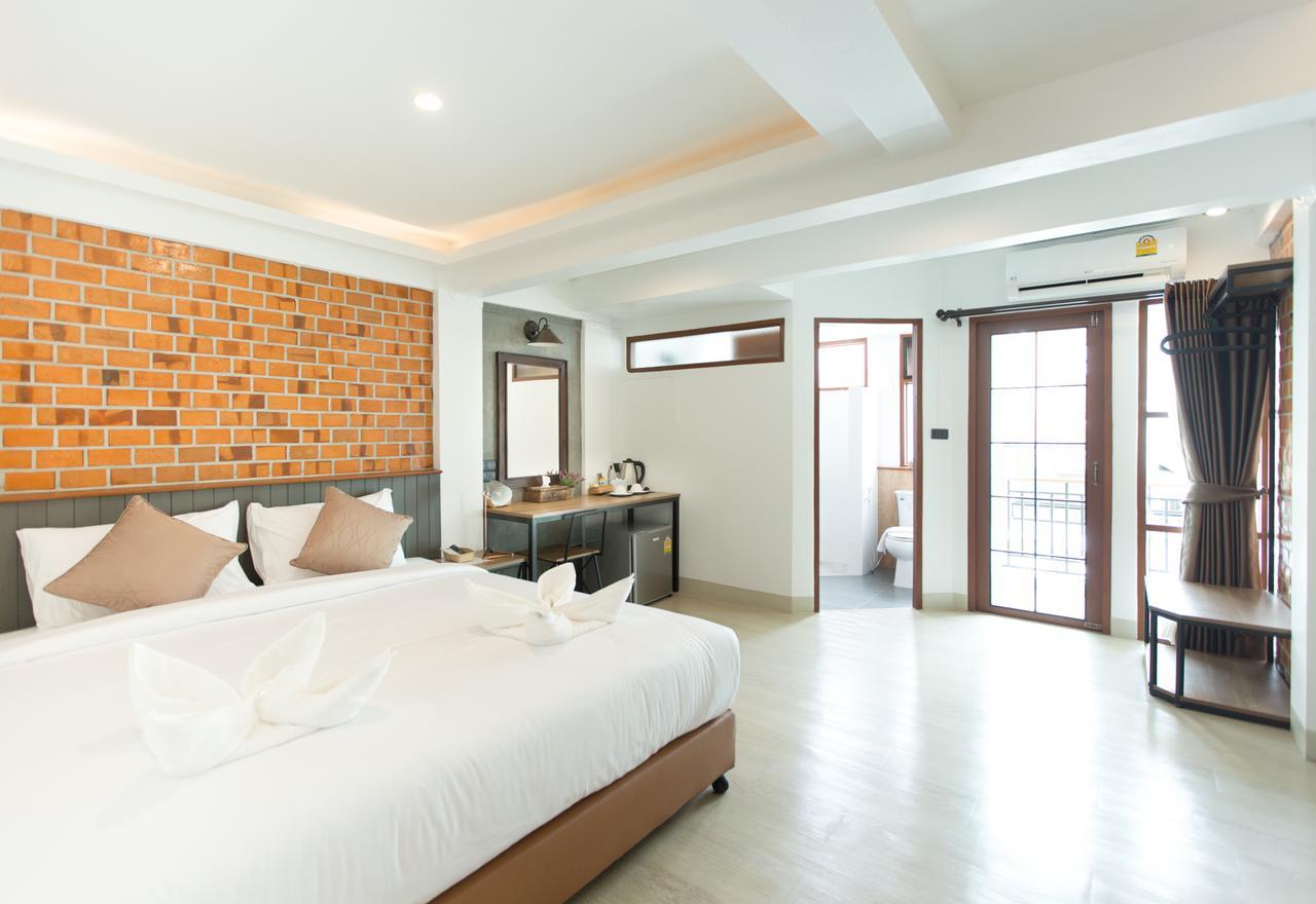 The Old City Wall Inn Chiang Mai Bagian luar foto