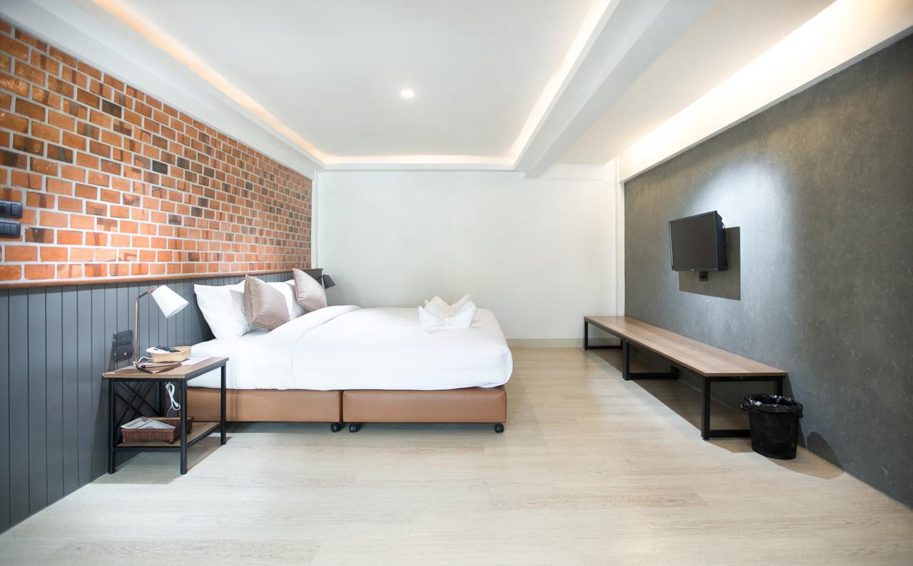 The Old City Wall Inn Chiang Mai Bagian luar foto