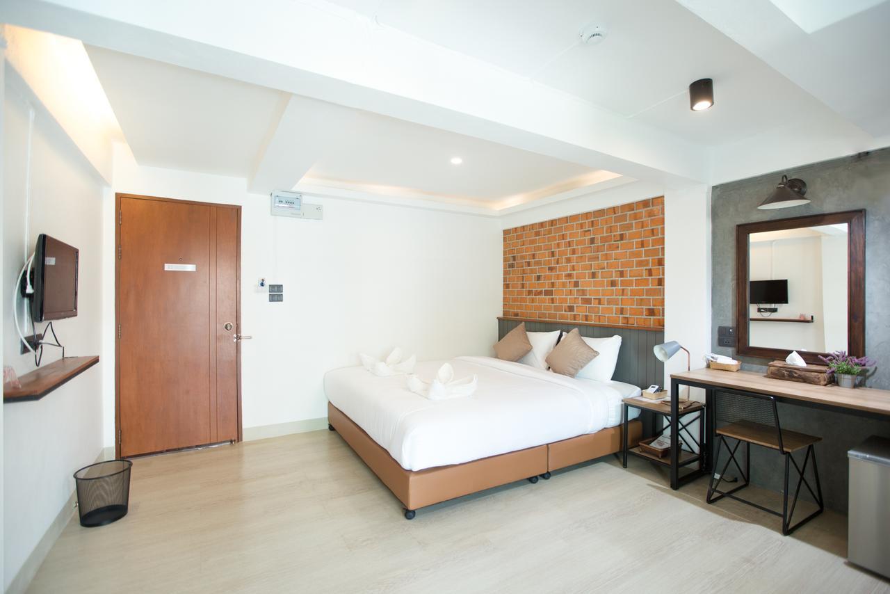 The Old City Wall Inn Chiang Mai Bagian luar foto