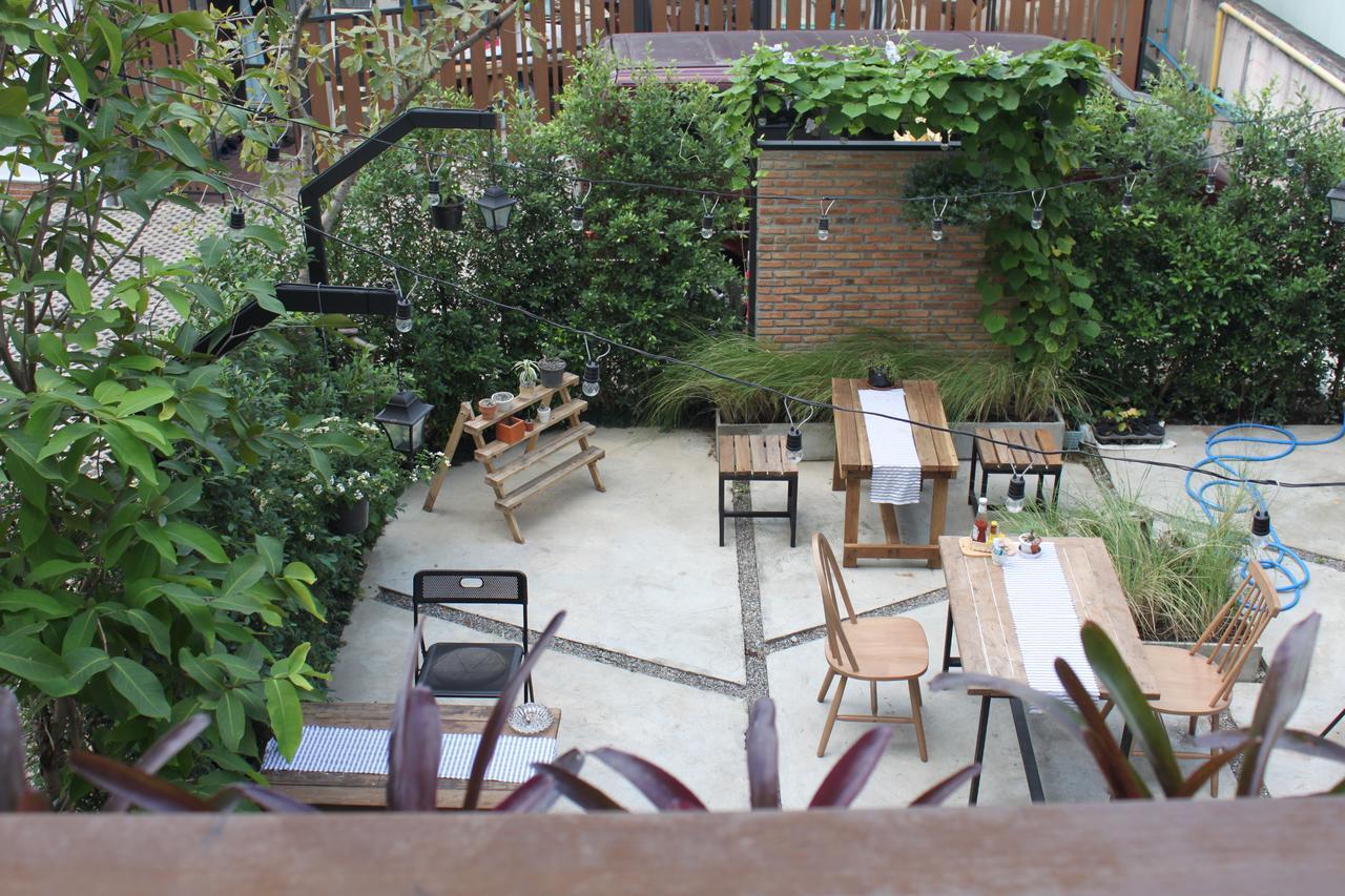 The Old City Wall Inn Chiang Mai Bagian luar foto
