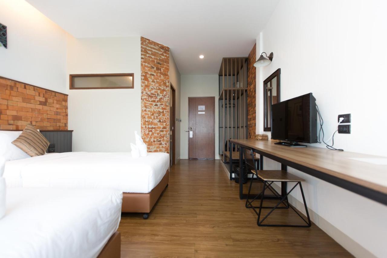 The Old City Wall Inn Chiang Mai Bagian luar foto